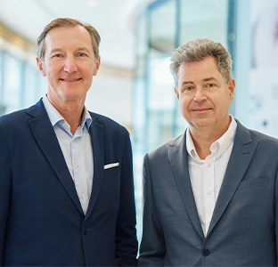 Picture of Justus Felix Wehmer, Chief Financial Officer of Carl Zeiss Meditec AG, next to Maximilian Foerst, President and CEO of Carl Zeiss Meditec AG. 